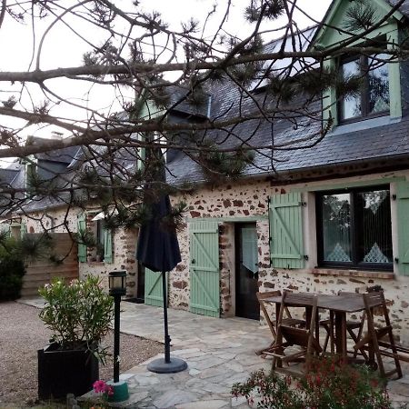 Saint-Ouen-Des-Toits Chambre D Hote La Roussiere المظهر الخارجي الصورة